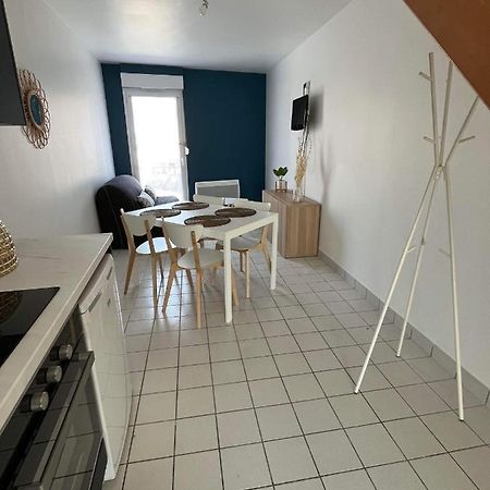 Anselme, F2 Duplex Avec Cour Commune Et Proche De La Mer ,2 Ver-sur-Mer Екстериор снимка