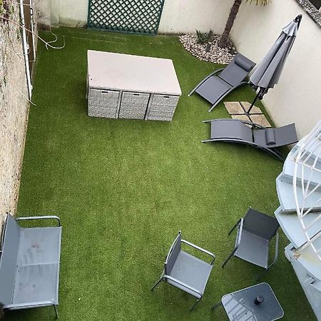 Anselme, F2 Duplex Avec Cour Commune Et Proche De La Mer ,2 Ver-sur-Mer Екстериор снимка