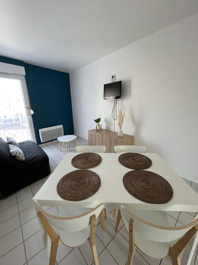 Anselme, F2 Duplex Avec Cour Commune Et Proche De La Mer ,2 Ver-sur-Mer Екстериор снимка